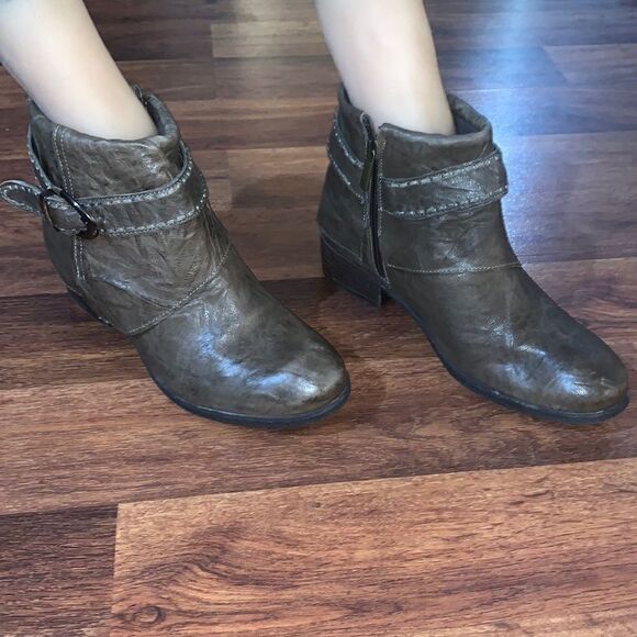 Sundance Boots   - Picture 2 of 8